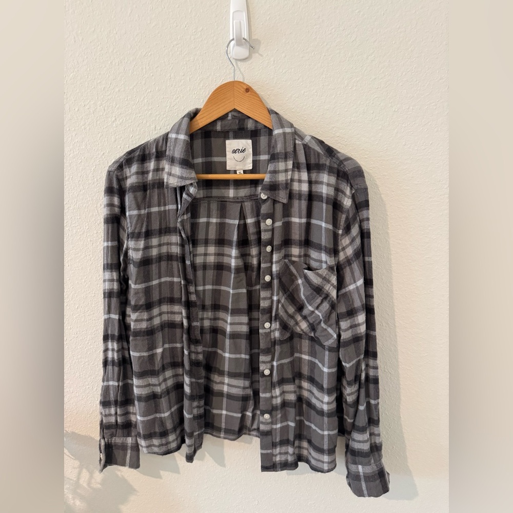 Aerie Women's Gray Plaid Button Down Shirt
